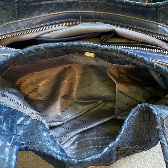 Vera Wang Purse - Picture 6 of 11